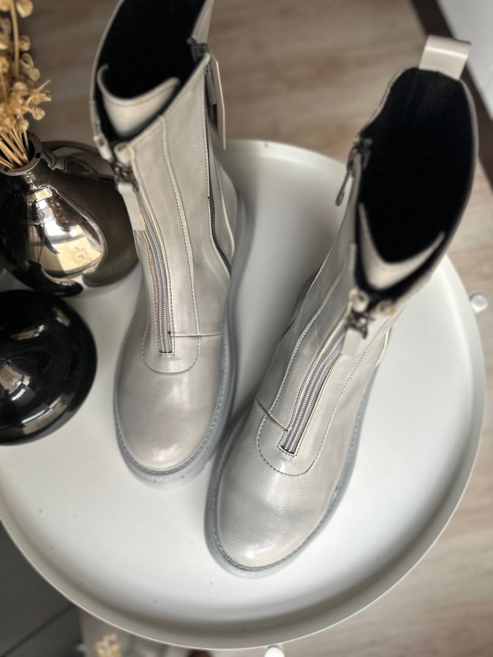 00007 - Stradivarius Flat Ankle Boots