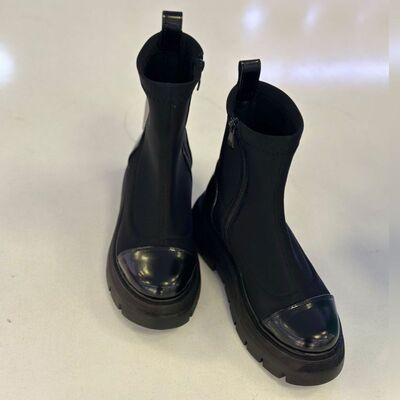 00013 - Stradivarius Flat Ankle Boots
