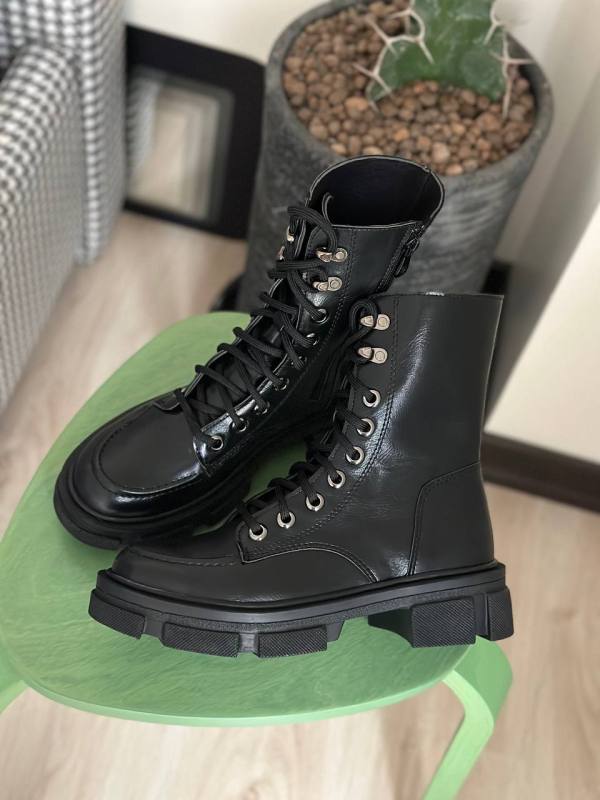Stradivarius Flat Ankle Boots - BT10