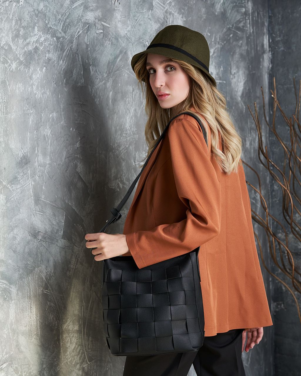 David Jones CM6408